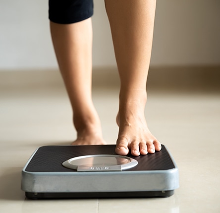 AdobeStock_285381693-scale-weight-loss
